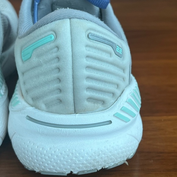 Brooks Adrenaline GTS 22 - Picture 8 of 15